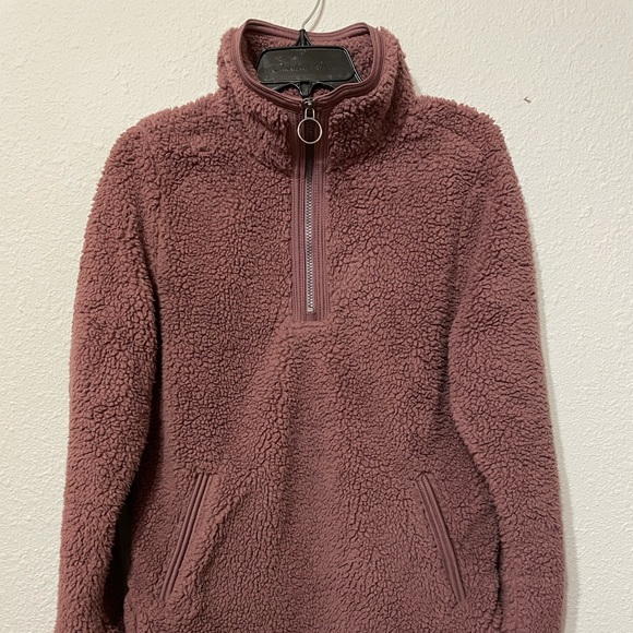 Cozy Sherpa pullover - Picture 2 of 6